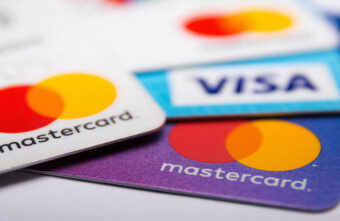 Mastercard и Visa отказались работать в России Mastercard и Visa отказались работать в России