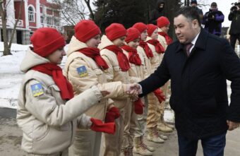 Игорь Руденя в Кимрах возложил цветы к памятнику-обелиску воинам, погибшим в Великой Отечественной войне