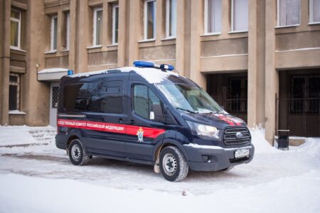 Тверские следователи заинтересовались инцидентом с девочкой, которая провалилась в дыру в асфальте Тверские следователи заинтересовались инцидентом с девочкой, которая провалилась в дыру в асфальте