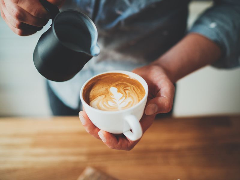 Жительница Тверской области обокрала бывшего свекра, пока он варил ей кофе