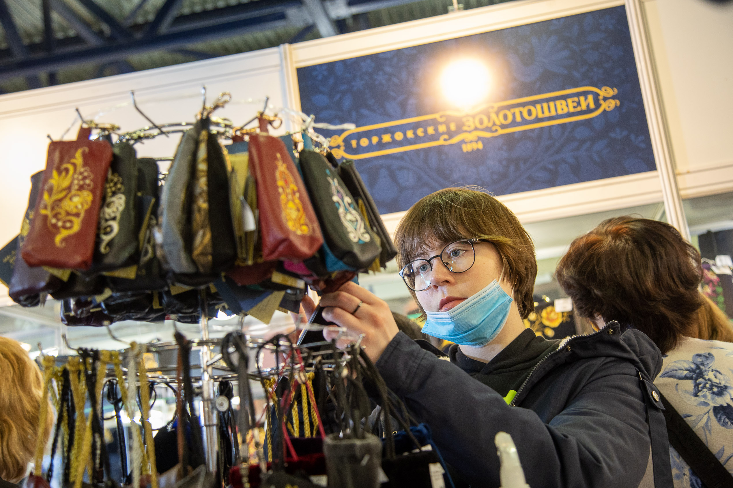 Торжокские золотошвеи представили Тверскую область на выставке в Москве  