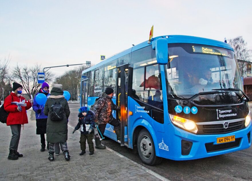 Новые автобусы вышли на линию в Конаковском районе