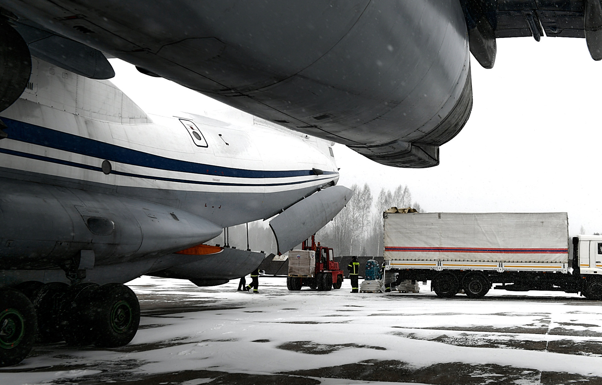 Гуманитарную помощь жителям Донбасса из Тверской области отправили самолётом ИЛ-76