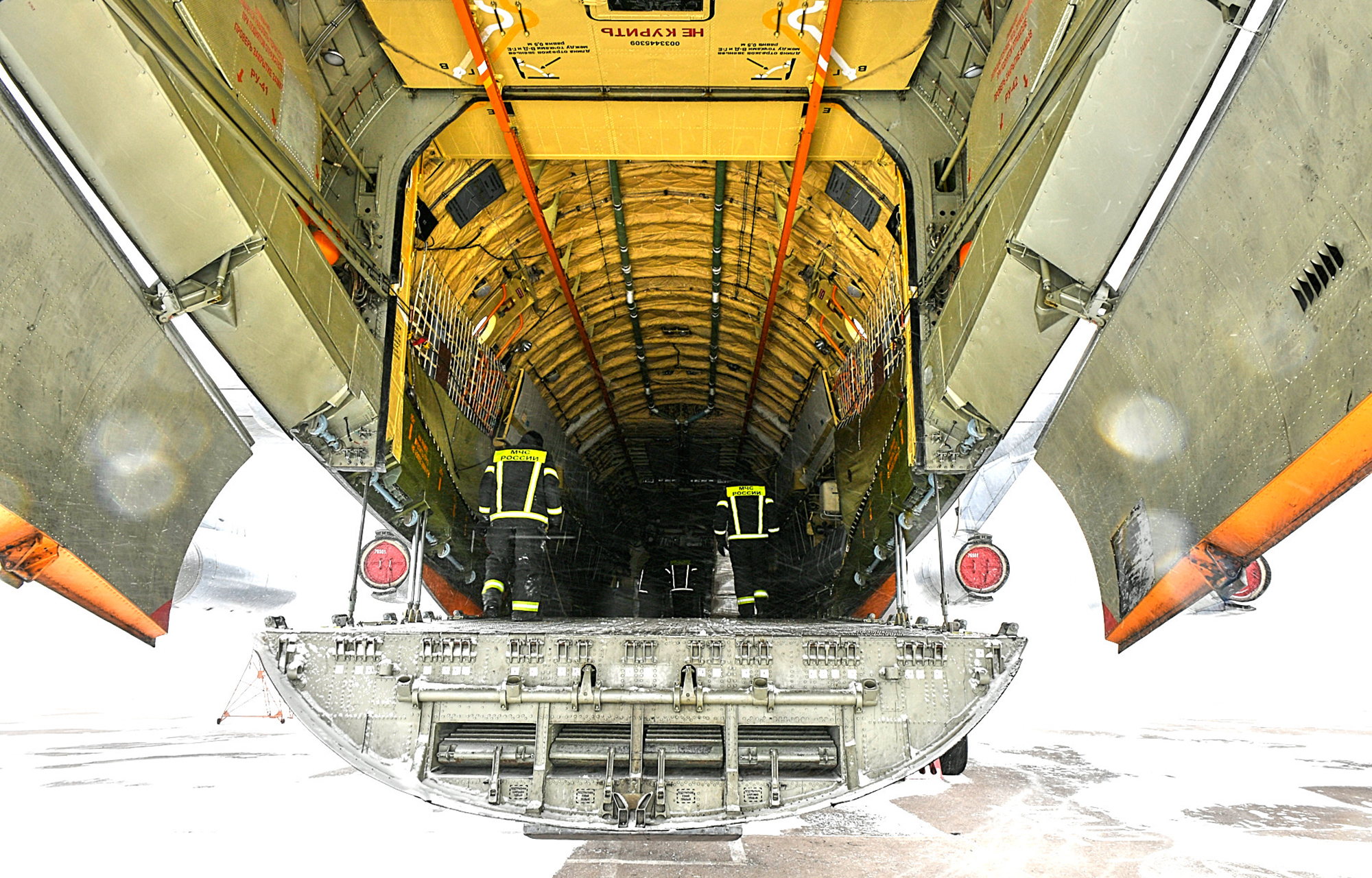 Гуманитарную помощь жителям Донбасса из Тверской области отправили самолётом ИЛ-76