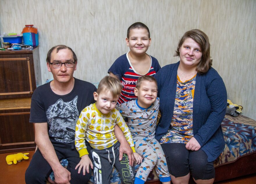 Многодетная семья лишилась всего имущества из-за пожара