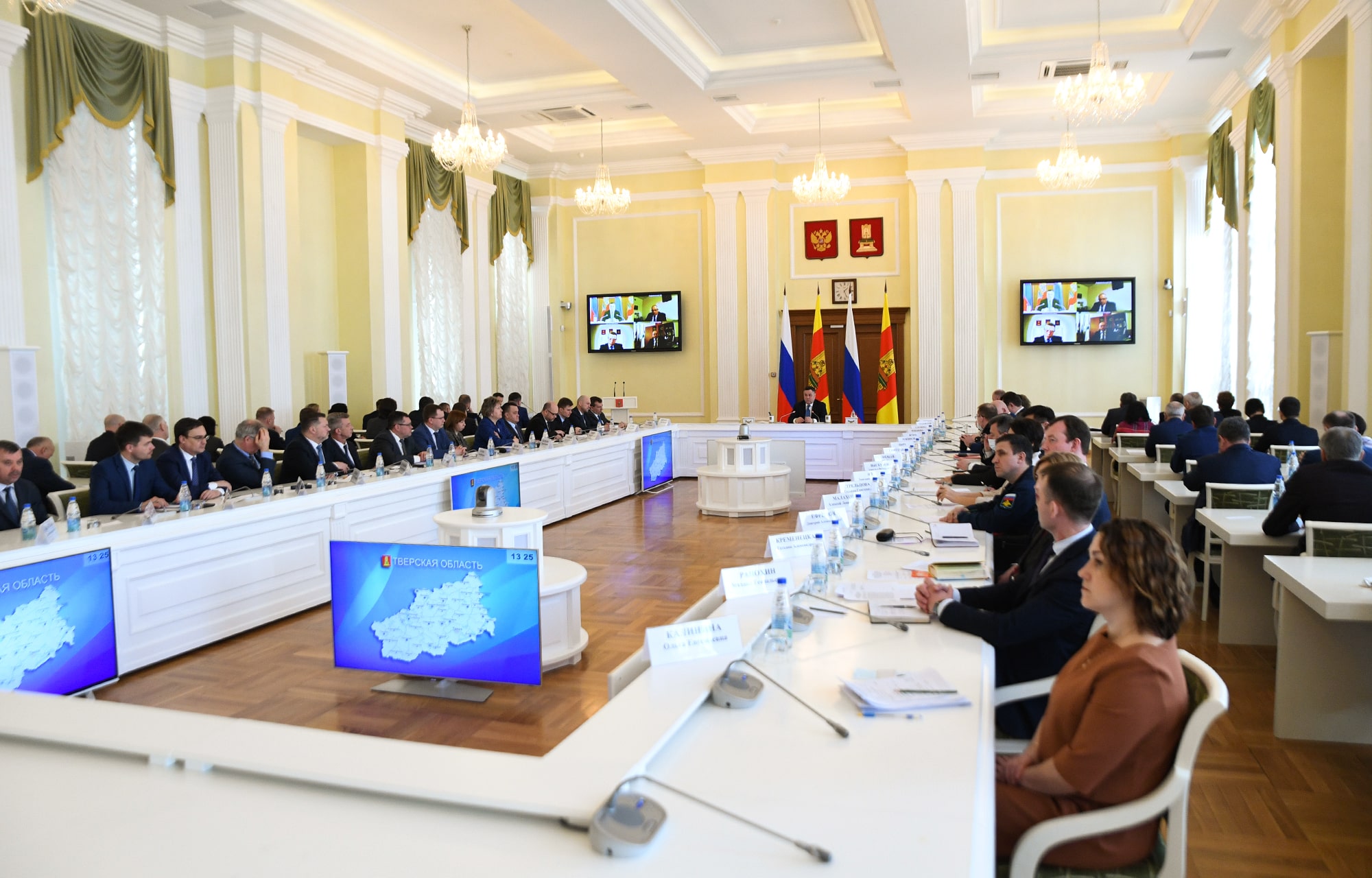 Игорь Руденя поставил задачи по обеспечению социально-экономической стабильности и защиты населения в Тверской области