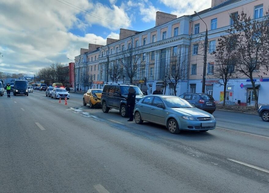 4-летний ребёнок пострадал в тройном ДТП в Твери