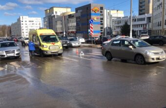 Женщина попала под колёса иномарки на зебре в Твери Женщина попала под колёса иномарки на зебре в Твери