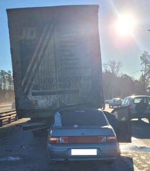 Водитель "Богдана" протаранил фуру под Тверью