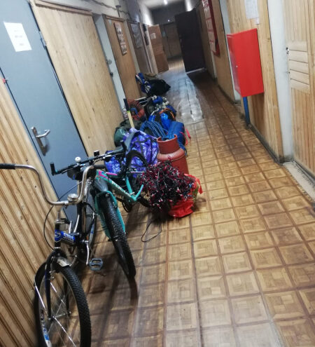 Трое жителей Тверской области вломились в дом москвички