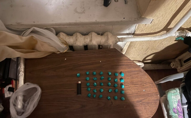 Молодого "закладчика" поймали на одной из улиц Твери