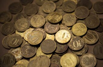 Полмиллиона рублей потерял житель Тверской области, который решил разбогатеть на бирже