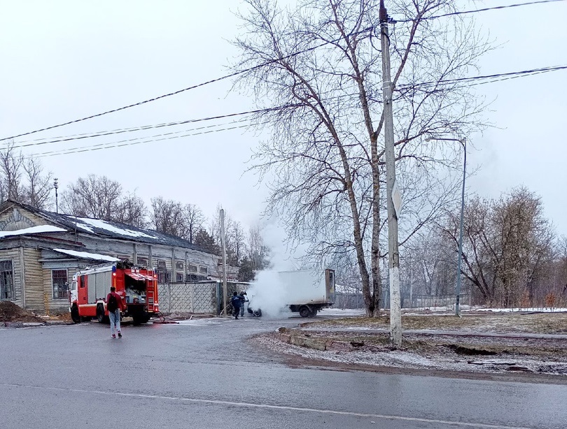 Возле заправки в Твери загорелась ГАЗель