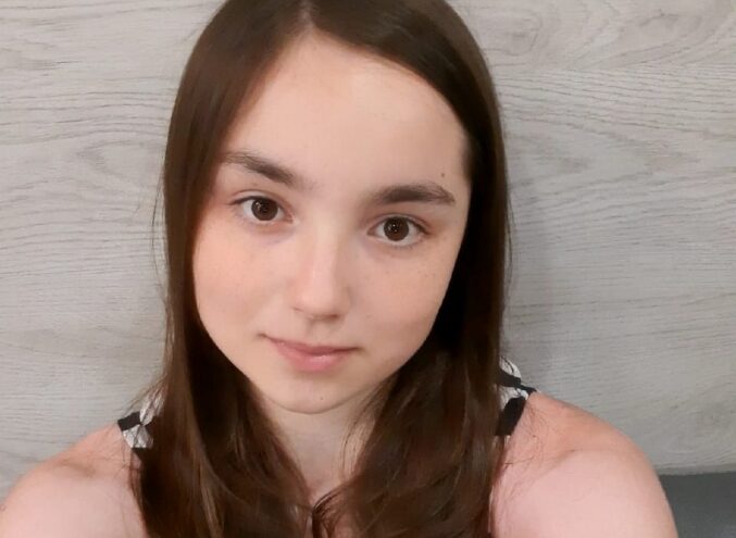 14-летняя девочка ушла из дома в Твери и пропала