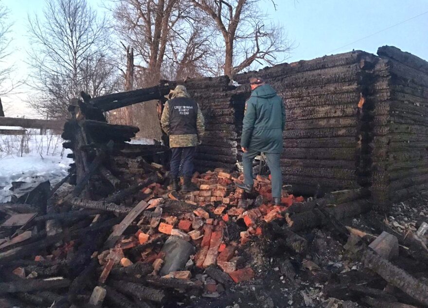 Двое мужчин, тела которых нашли в сгоревшем доме в Тверской области, были убиты Двое мужчин, тела которых нашли в сгоревшем доме в Тверской области, были убиты