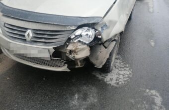 Спешащий водитель спровоцировал ДТП на перекрёстке в Твери Спешащий водитель спровоцировал ДТП на перекрёстке в Твери