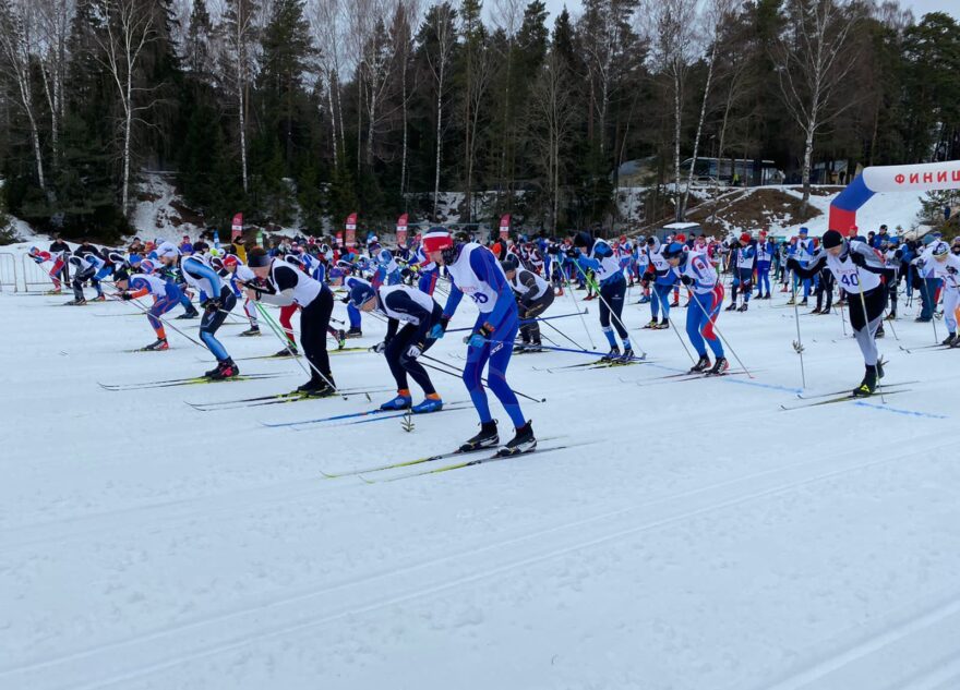 Почти 200 спортсменов собрались на лыжном марафоне под Тверью