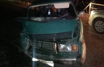 Три иномарки столкнулись в Твери, есть пострадавший Три иномарки столкнулись в Твери, есть пострадавший