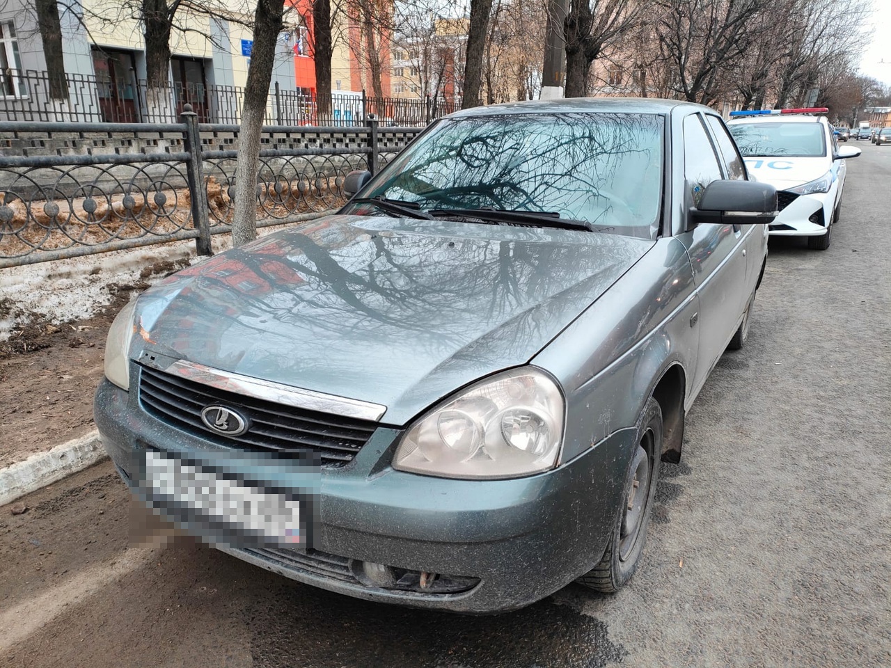 В Твери поймали водителя, который ездил с поддельными женскими правами  