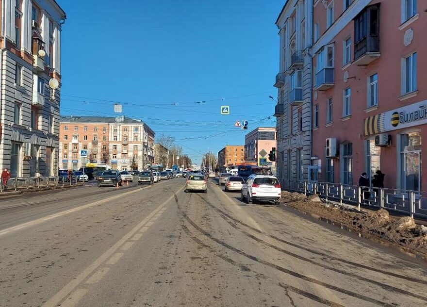 В Твери на пешеходном переходе машина сбила 10-летнего мальчика В Твери на пешеходном переходе машина сбила 10-летнего мальчика