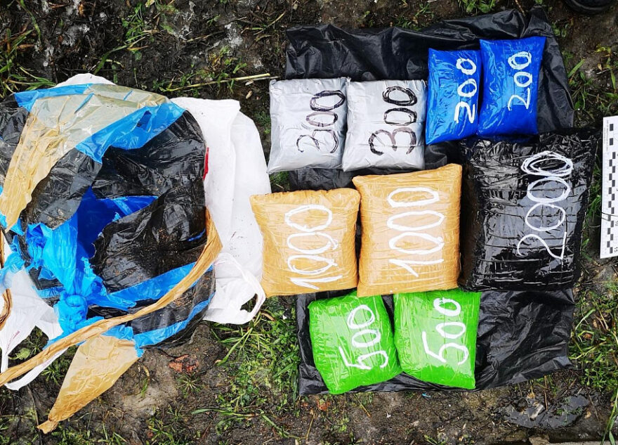 Наркоторговцы из Санкт-Петербурга и Тверской области попались с крупной партией мефедрона  