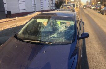 Пожилой водитель сбил 18-летнего парня на зебре в Твери Пожилой водитель сбил 18-летнего парня на зебре в Твери