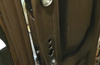 Жительница Тверской области, в чей дом пытался вломиться неизвестный, рассказала подробности