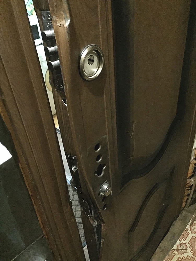 Жительница Тверской области, в чей дом пытался вломиться неизвестный, рассказала подробности