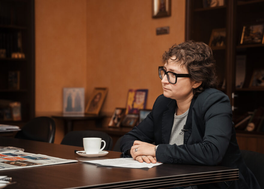 Маленькая Сербия держит за руку большую Россию Маленькая Сербия держит за руку большую Россию