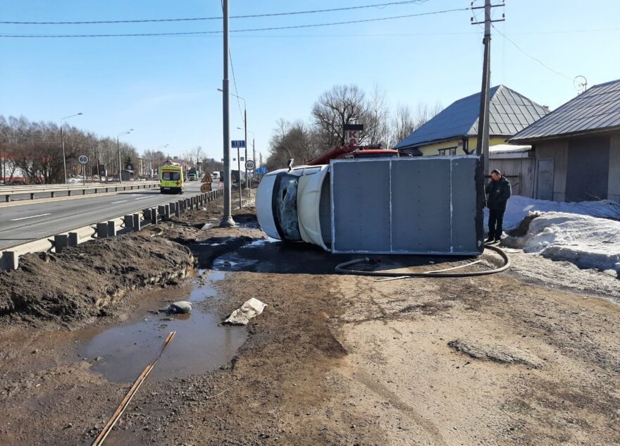 На трассе М-10 под Тверью столкнулись две «Газели»