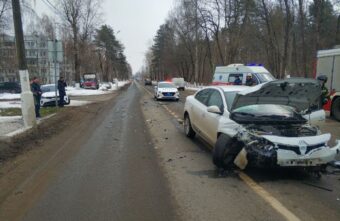 Два водителя пострадали в тройном ДТП в Твери Два водителя пострадали в тройном ДТП в Твери