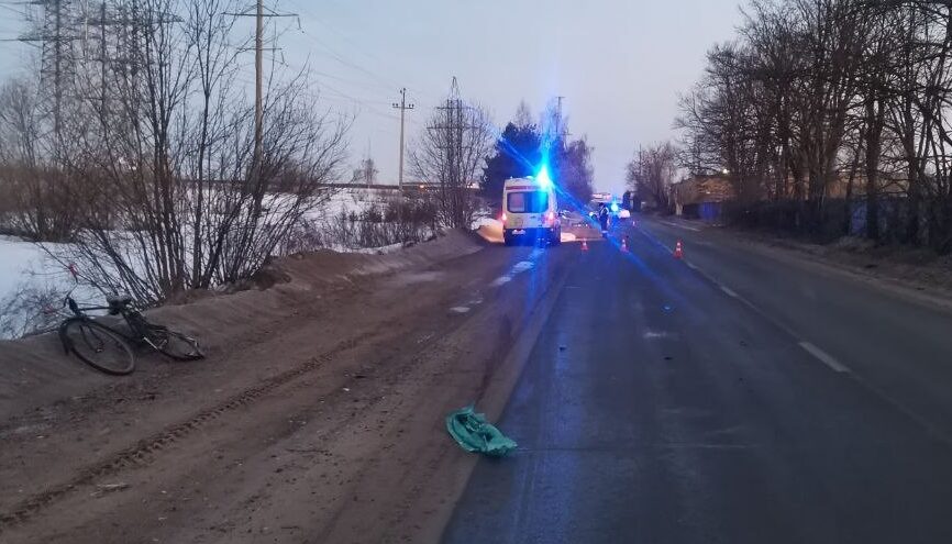 Велосипедистка погибла под колёсами машины в Твери