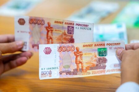 Фальшивыми пятитысячными купюрами расплачивался в двух регионах житель Тверской области Фальшивыми пятитысячными купюрами расплачивался в двух регионах житель Тверской области