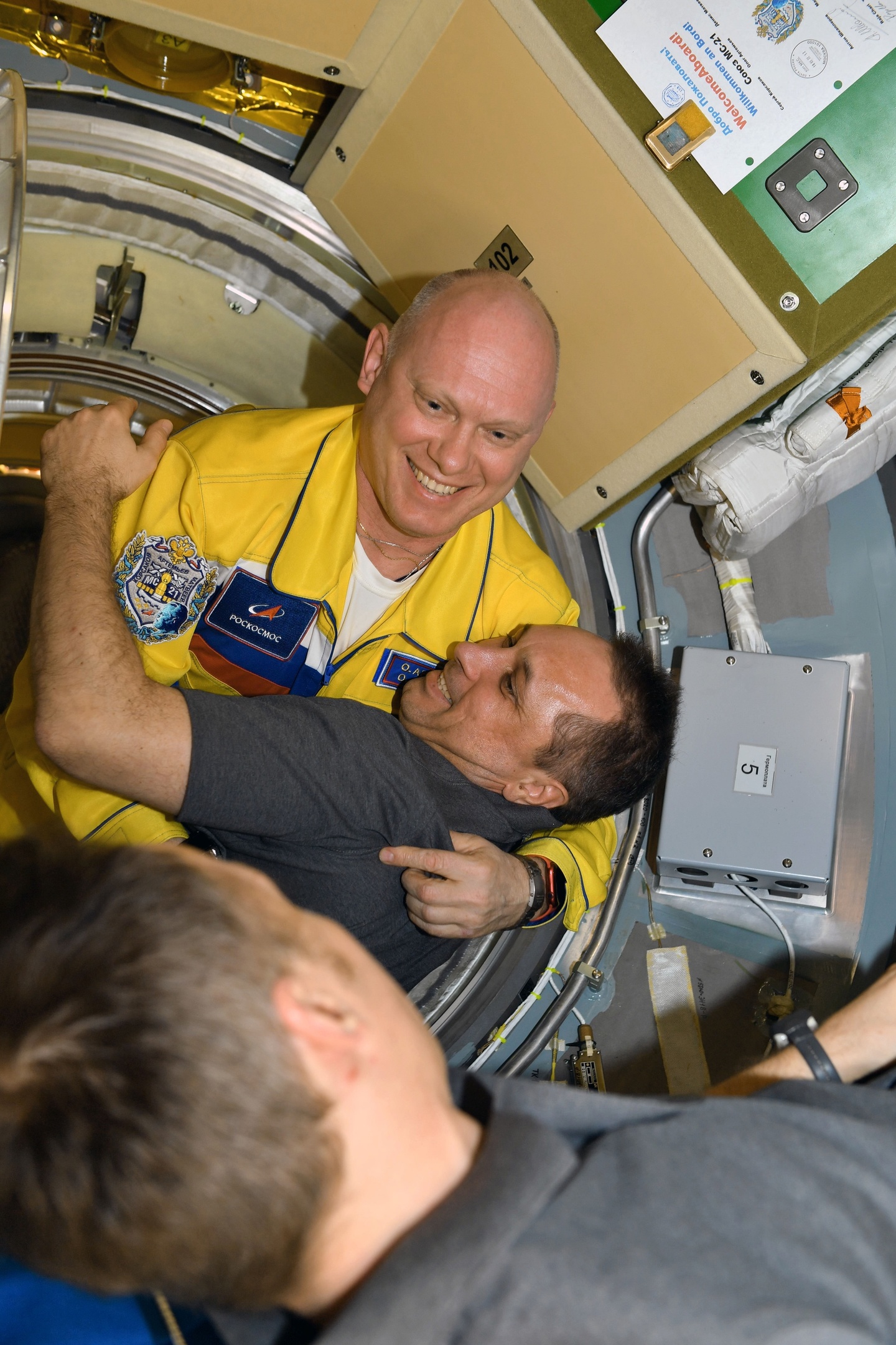 Космонавт-испытатель Сергей Корсаков помахал жителям Тверской области из космоса