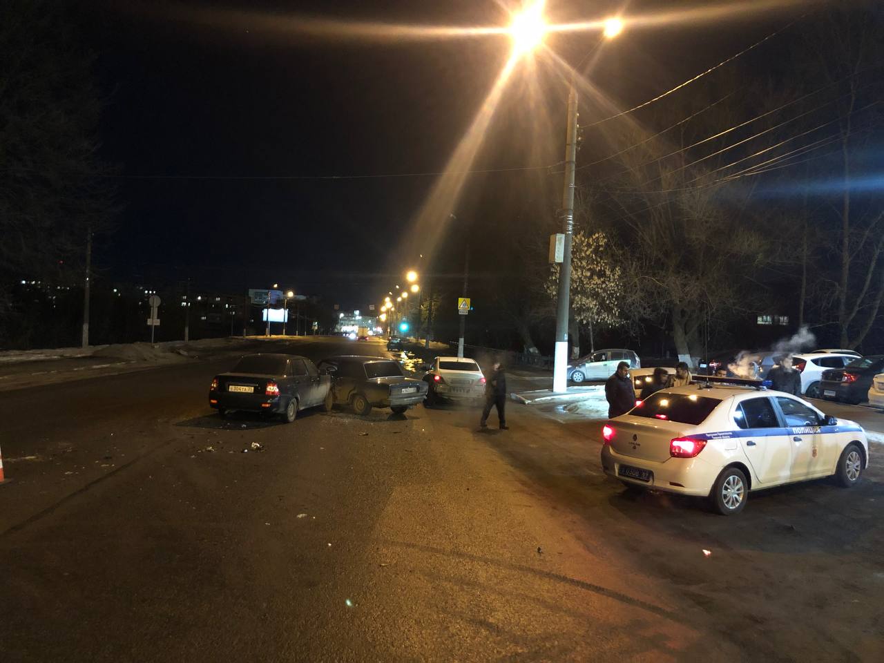 В Твери по вине водителя «Ниссана» столкнулись четыре автомобиля