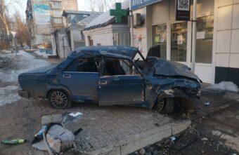 В Тверской области 20-летний водитель "ВАЗа" не справился с управлением и перевернулся В Тверской области 20-летний водитель "ВАЗа" не справился с управлением и перевернулся