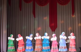 Женщинам Торопецкого района посвятили выставку и концерт Женщинам Торопецкого района посвятили выставку и концерт