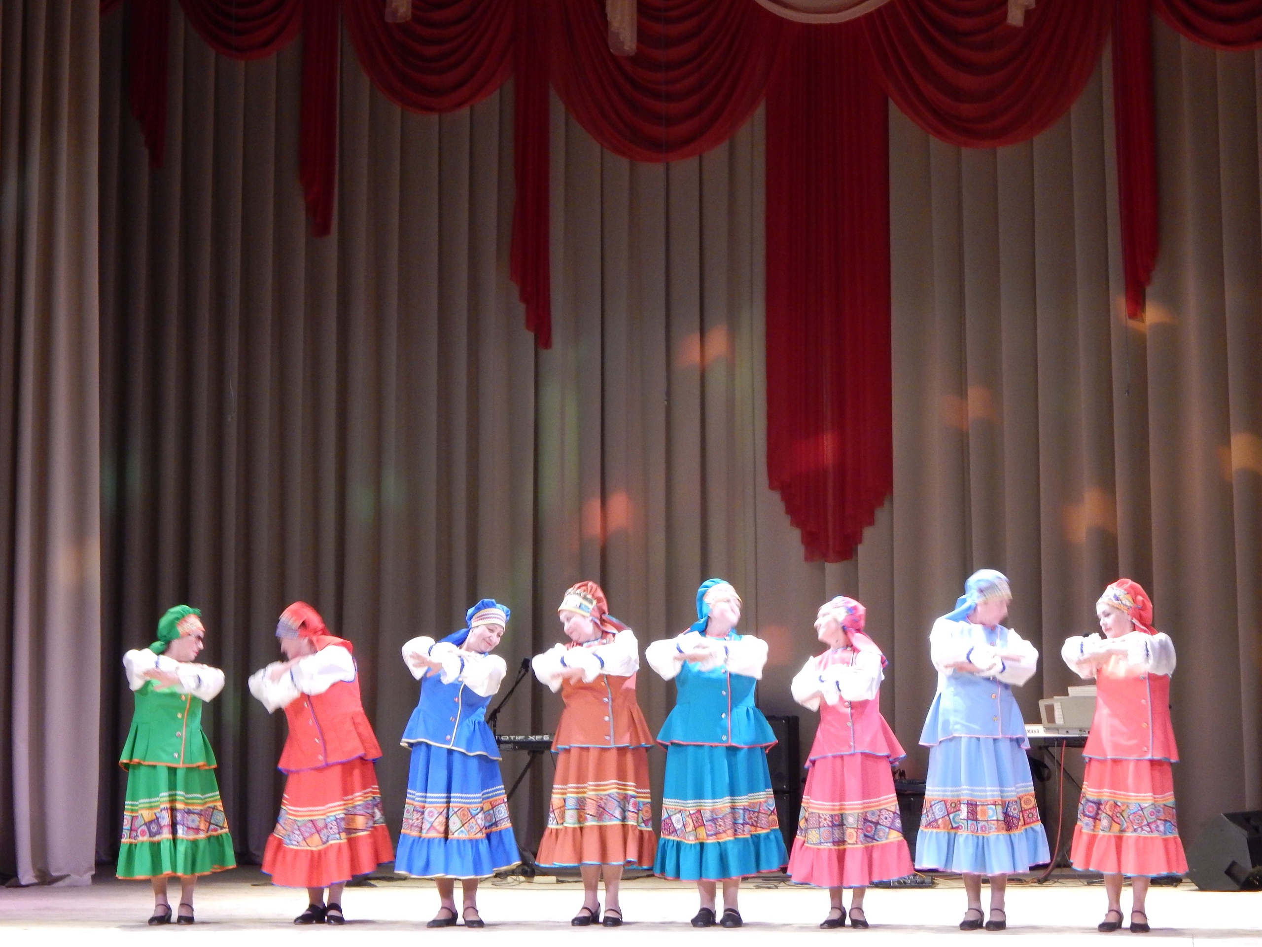 Женщинам Торопецкого района посвятили выставку и концерт