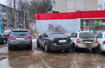 11-летнего мальчика зажало между двумя машинами в Твери