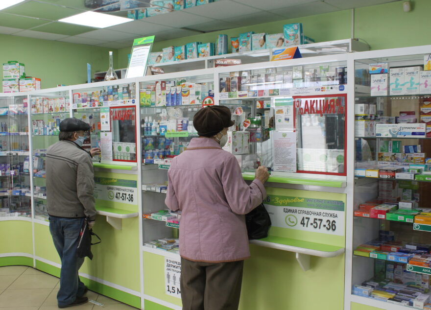 Запасов жизненно необходимых лекарств в России хватит на год