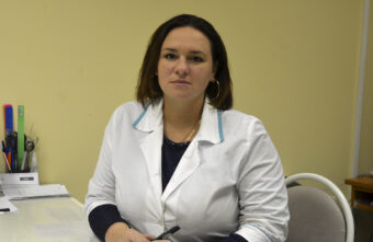 Губернатор Тверской области Игорь Руденя поздравил врача Анну Зайцеву с высокой наградой Губернатор Тверской области Игорь Руденя поздравил врача Анну Зайцеву с высокой наградой