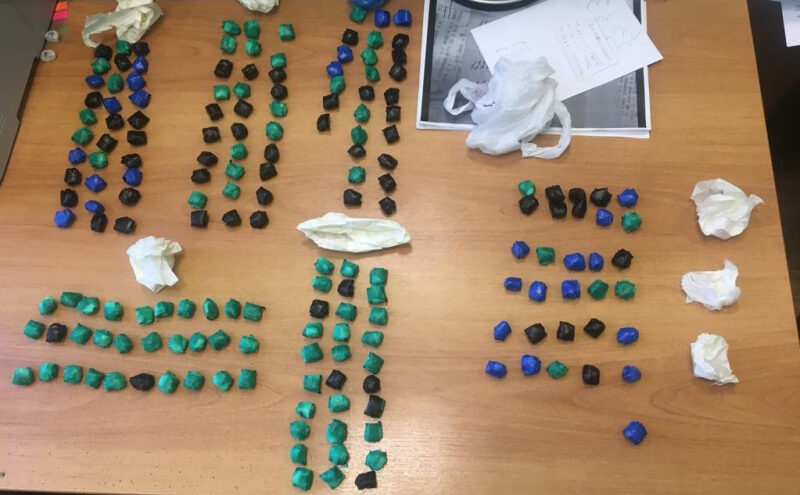 180 свёртков с героином нашли у двух женщин в Твери