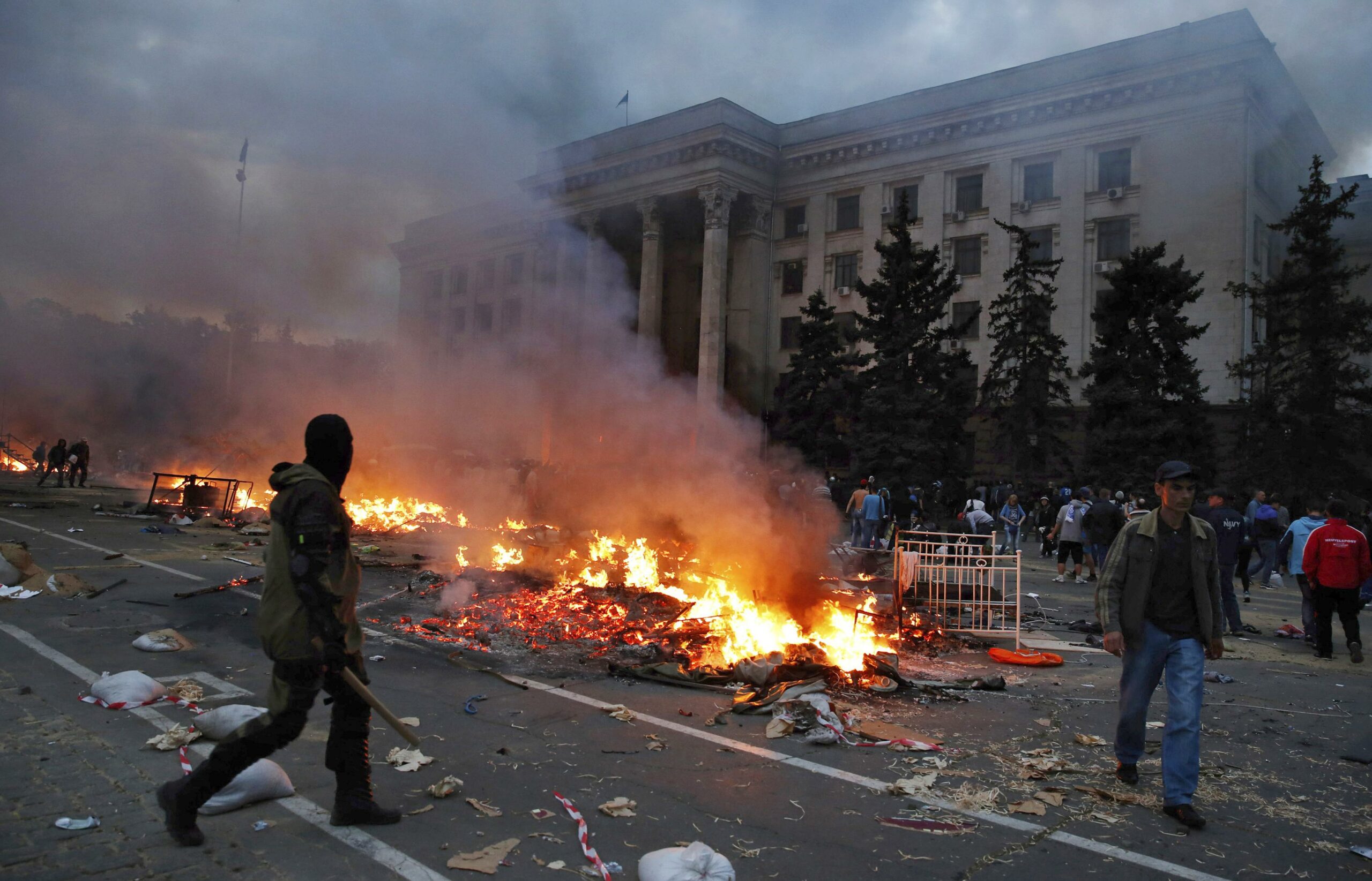 2 мая 2007 года. Одесса 2 мая дом профсоюзов. Одесса 2014 дом профсоюзов. Одесский дом профсоюзов 2 мая 2014. Трагедия 2 мая в Одессе доме профсоюзов.