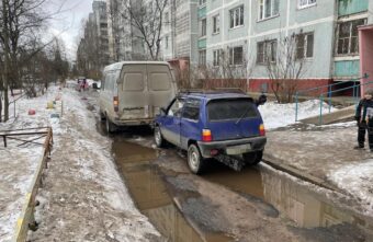 В Твери пешехода сбила машина, из которой он вышел