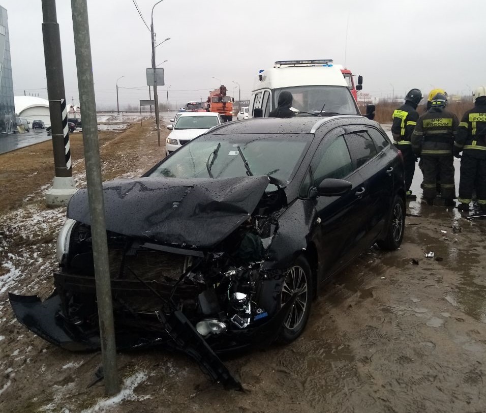 Водитель попал в больницу после ДТП в Твери