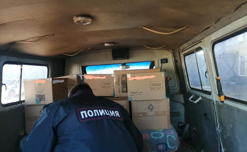 В Тверской области сотрудники ГИБДД перехватили подозреваемых в краже бытовой техники В Тверской области сотрудники ГИБДД перехватили подозреваемых в краже бытовой техники