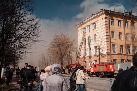 В Твери простились с погибшими при пожаре в НИИ ВКО В Твери простились с погибшими при пожаре в НИИ ВКО