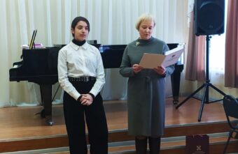 Жительницу Тверской области наградили за "Земной шар" Жительницу Тверской области наградили за "Земной шар"