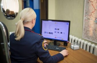 На стадионе в Твери мужчина избил подростка На стадионе в Твери мужчина избил подростка