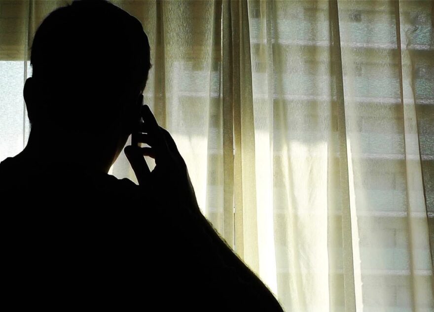 Житель Тверской области полтора года грабил своего отчима